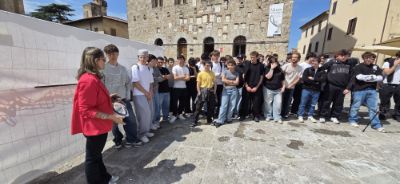 Visita degli studenti al cantiere in piazza Garibaldi
