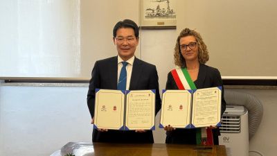 Sindaco con delegazione Corea