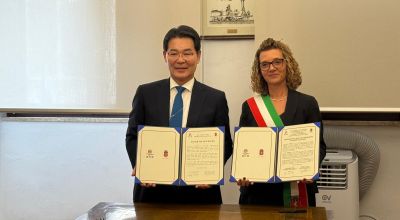 Sindaco con delegazione Corea