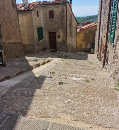 Scalinata nei pressi di via Garibaldi