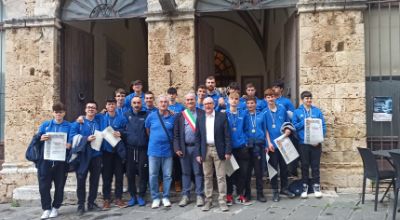 Olimpic di fronte al Comune