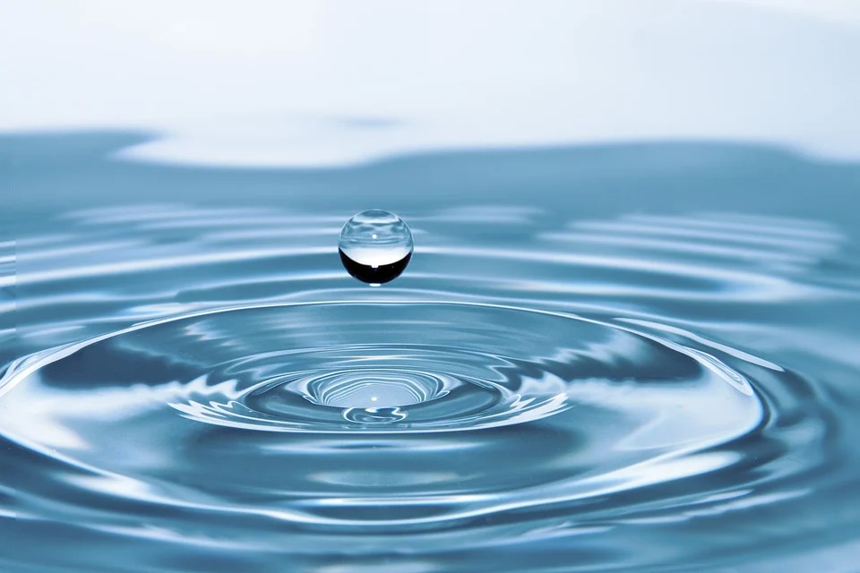 Fotografia di una goccia di acqua